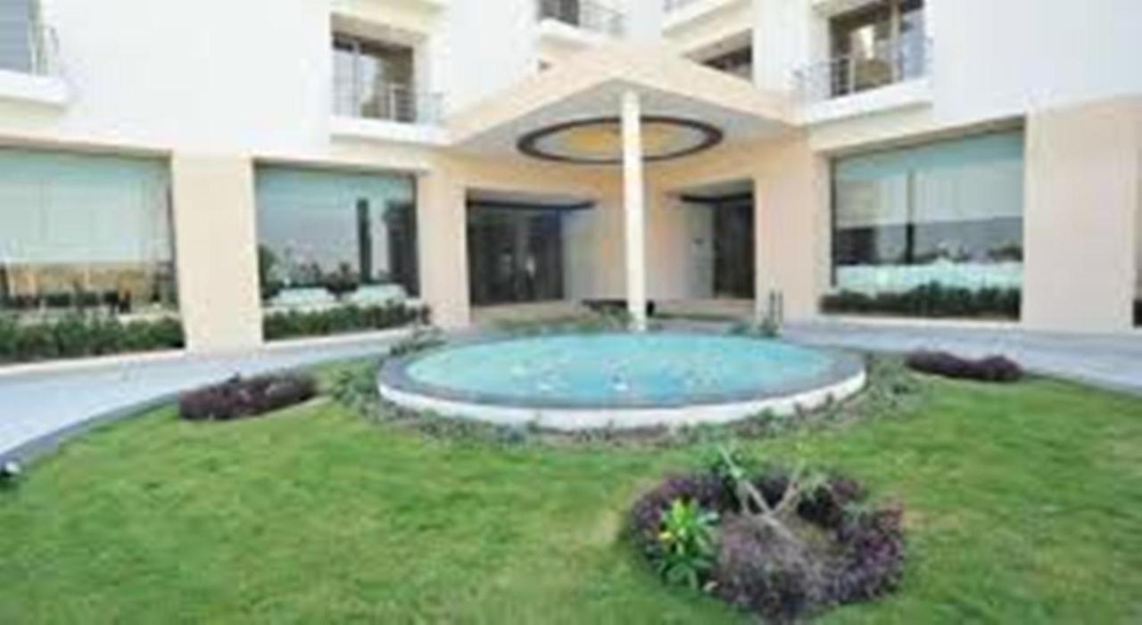 Krsna Lila By The Blues Hotel Sanand Bagian luar foto