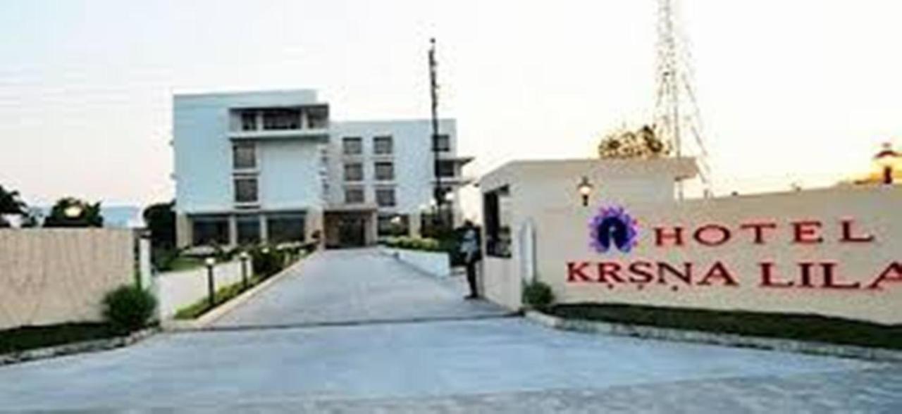 Krsna Lila By The Blues Hotel Sanand Bagian luar foto